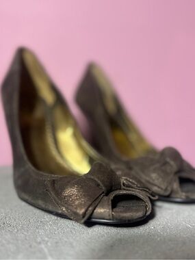 Guess Y2K Women's Peep-Toe Bow Heels in Dark Brown